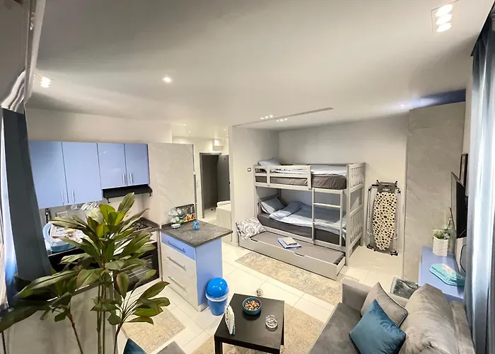 589-4 Luxury Studio House