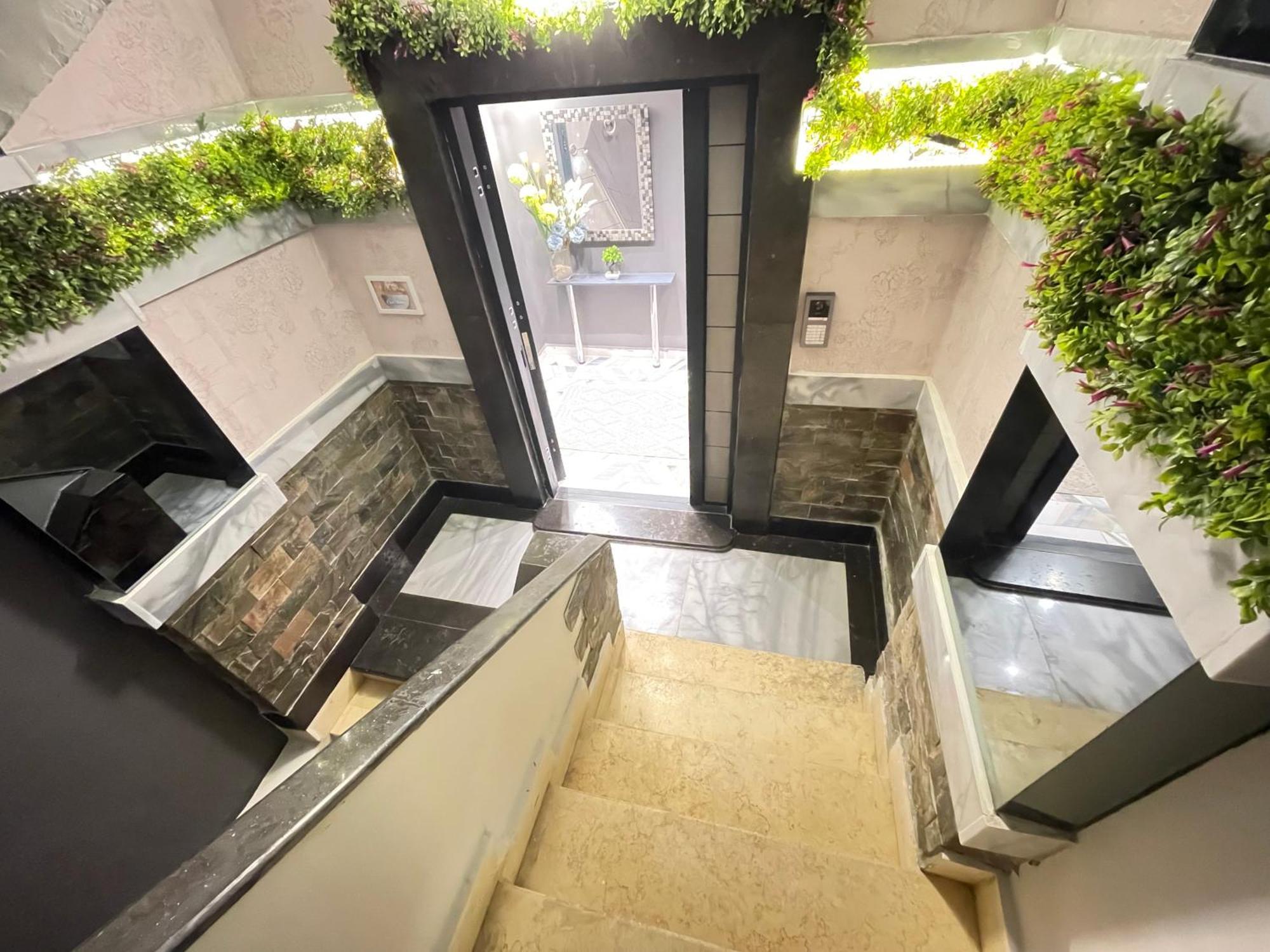 589-4 Luxury House Apartment *